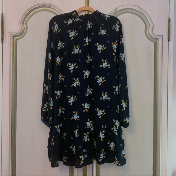 Floral Navy Blue dress with flounce bottom - Picture 5 of 5